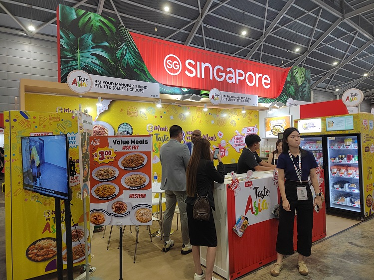 máy bán đồ ăn nóng ở Singapore